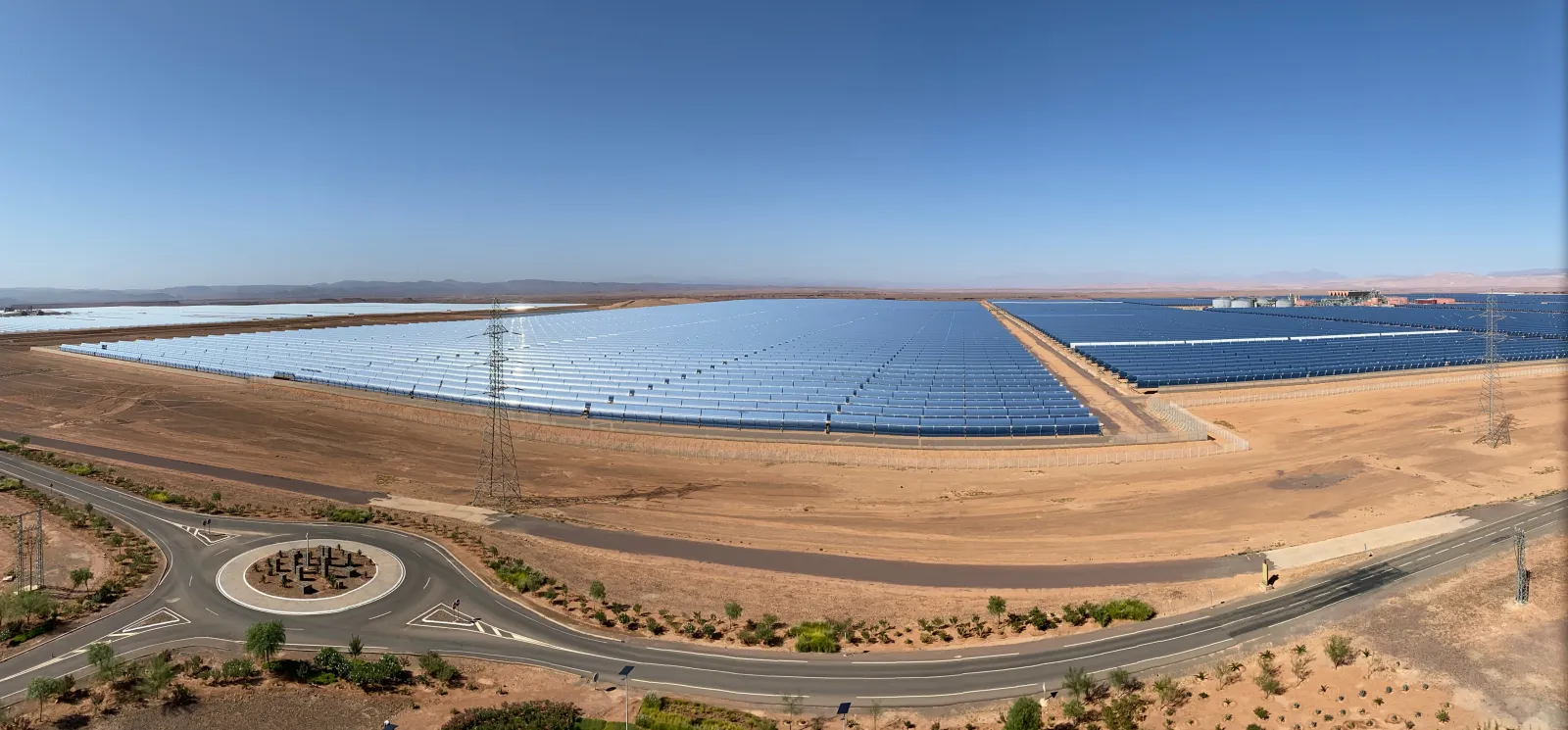 Complexe solaire Noor Ouarzazate, symbole de l’investissement énergétique marocain.