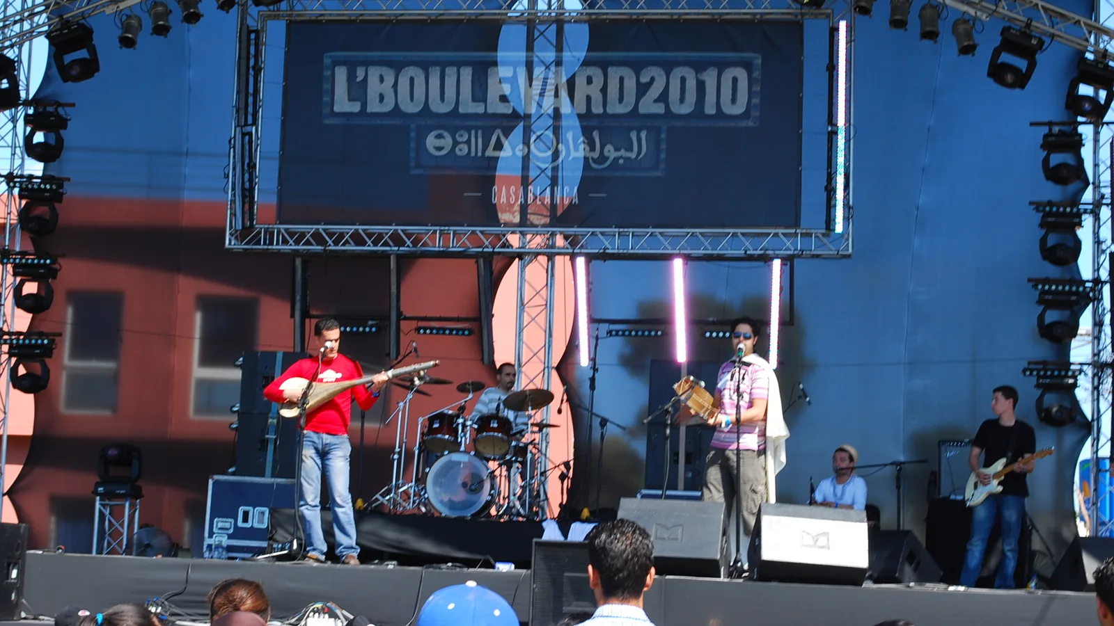 Public et scène de L’Boulevard à Casablanca, archive 2010.