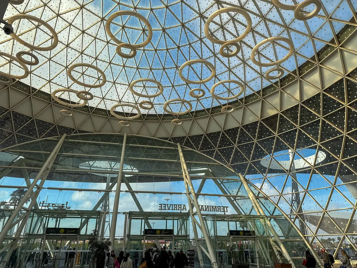 Terminal de Marrakech-Ménara, contexte de l’accueil des passagers.