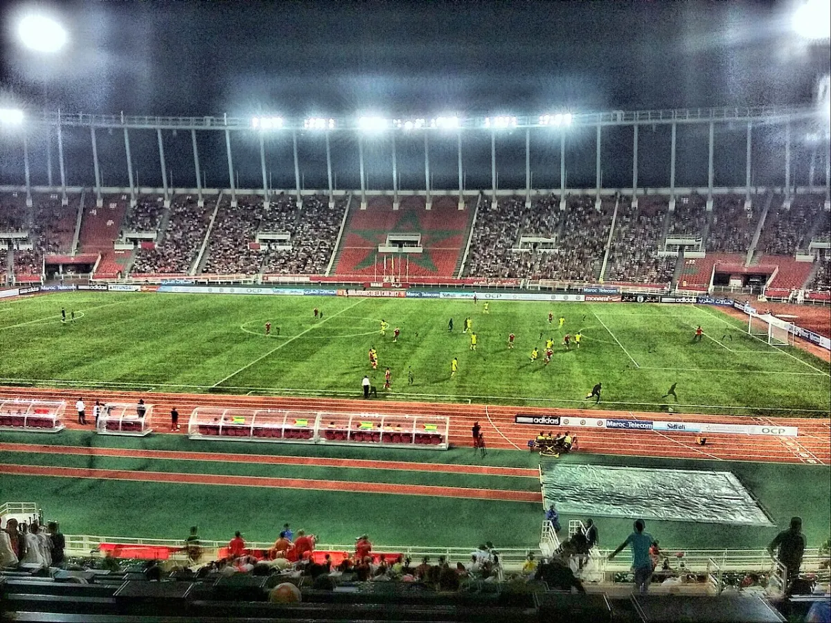 Complexe sportif Prince Moulay Abdellah à Rabat, contexte du calendrier de la CAN féminine.